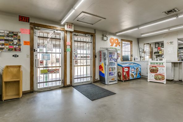Howdy Convenience Store: 10432 FM 1902, Crowley, TX 76036